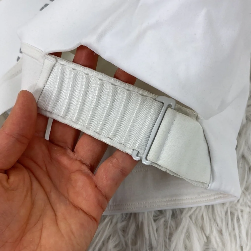 NWT Lululemon Esker Bra *lululemon lab SeaWheeze White Nimbus